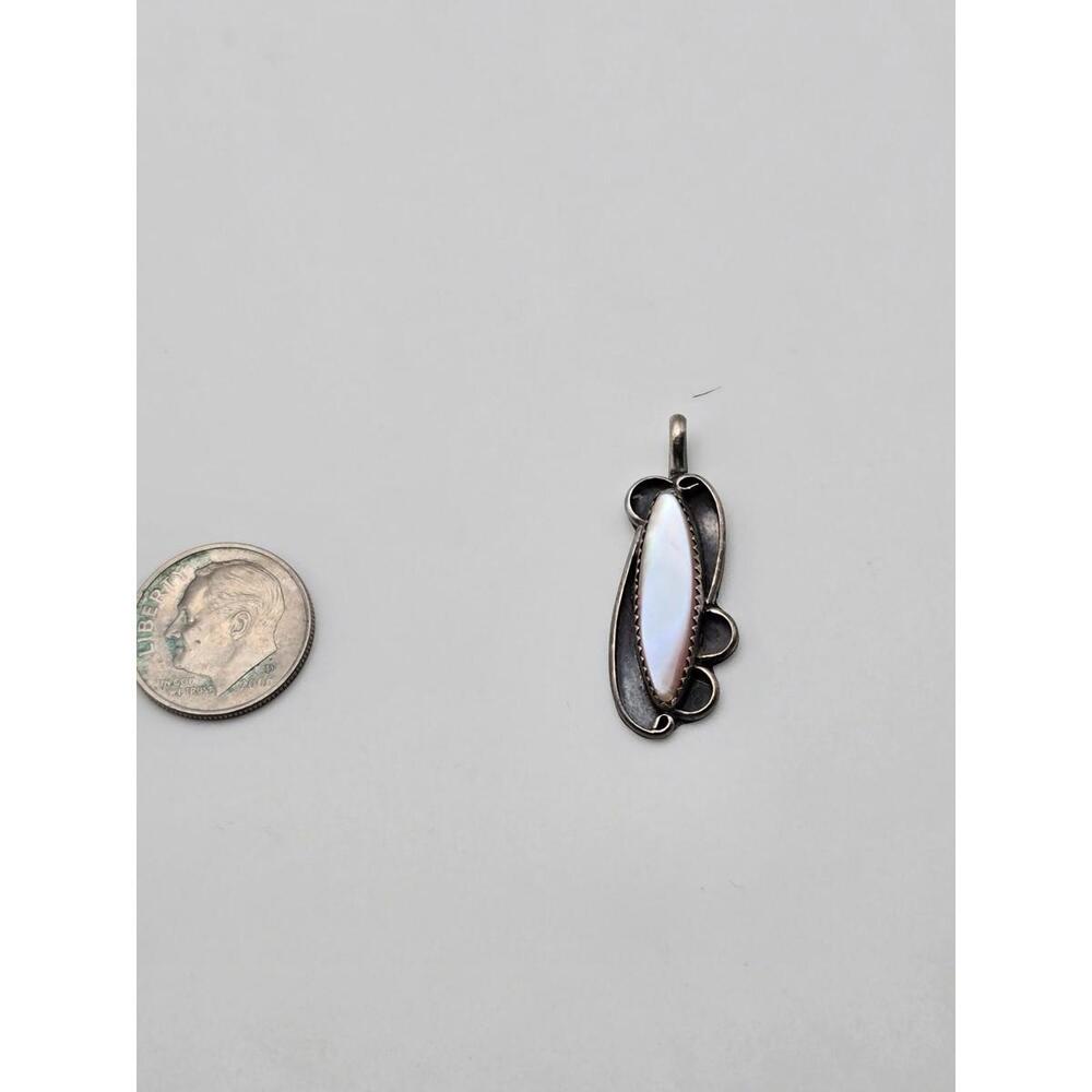 Vintage Silver Long Oval MOP Shell Cabochon Pendant - Picture 3 of 5